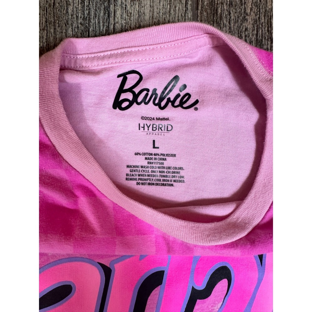 Barbie 59 California Pink Car Graphic T Shirt Large 2024 Mattel‎ - Picture 2 of 7